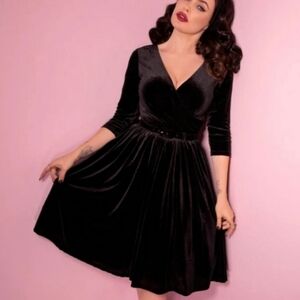 Micheline Pitt Vixen Allure Dress black velvet with bonus Turbanette